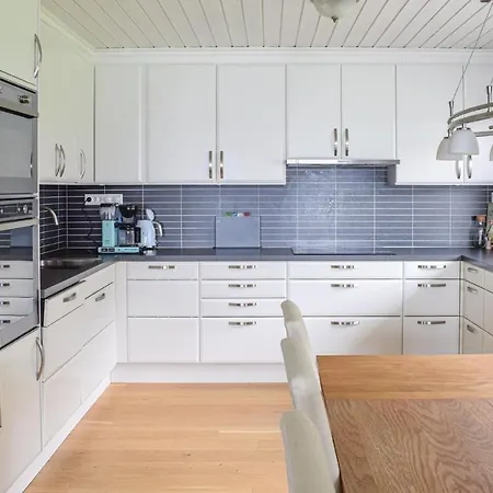 Beautiful In W/ Wifi And 5 Bedrooms Dirdal